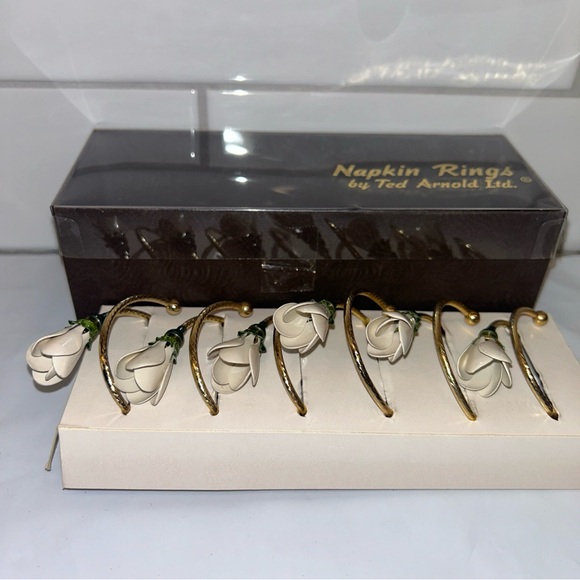 6 Ted Arnold Vintage 1979 White Flowers Gold Napkin Rings Set Of 6 Original Box - Picture 3 of 3